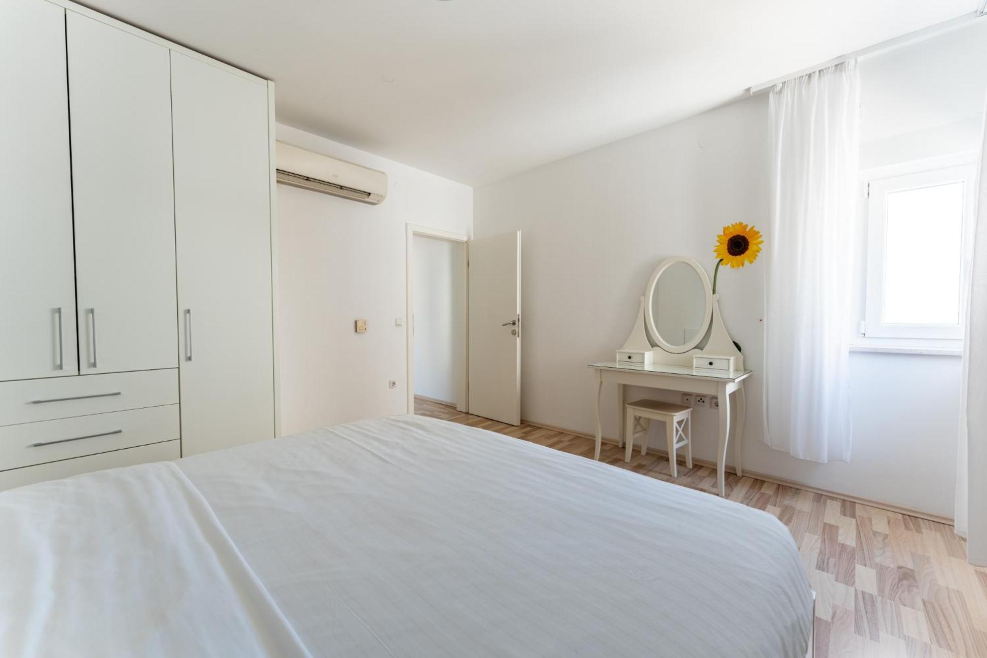 Apartments Barbati Новалья Экстерьер фото