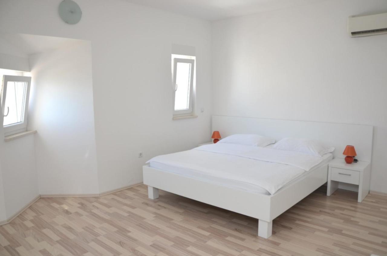 Apartments Barbati Новалья Экстерьер фото
